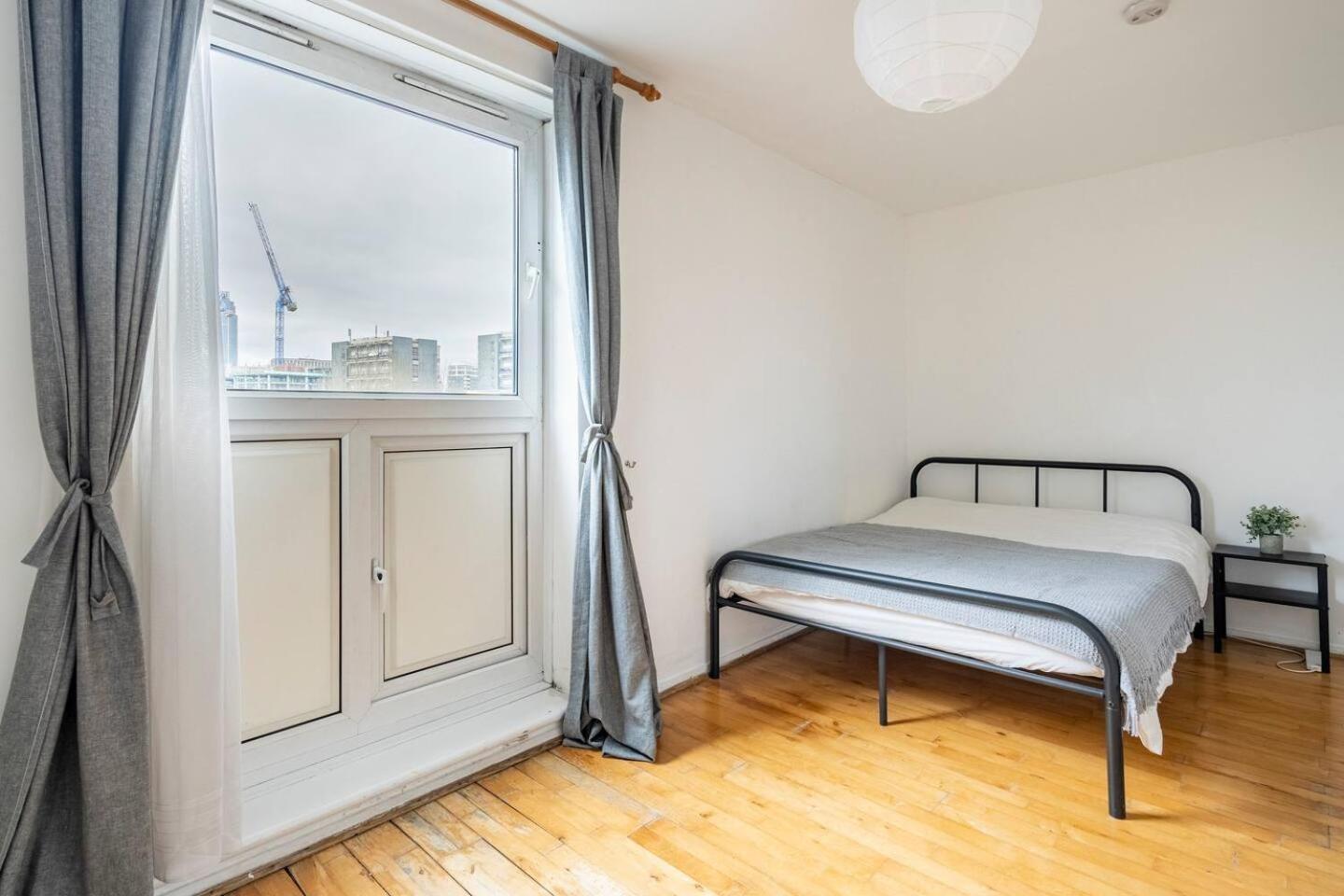 Spacious Room With City Skyline Views Close To London Eye Exterior photo