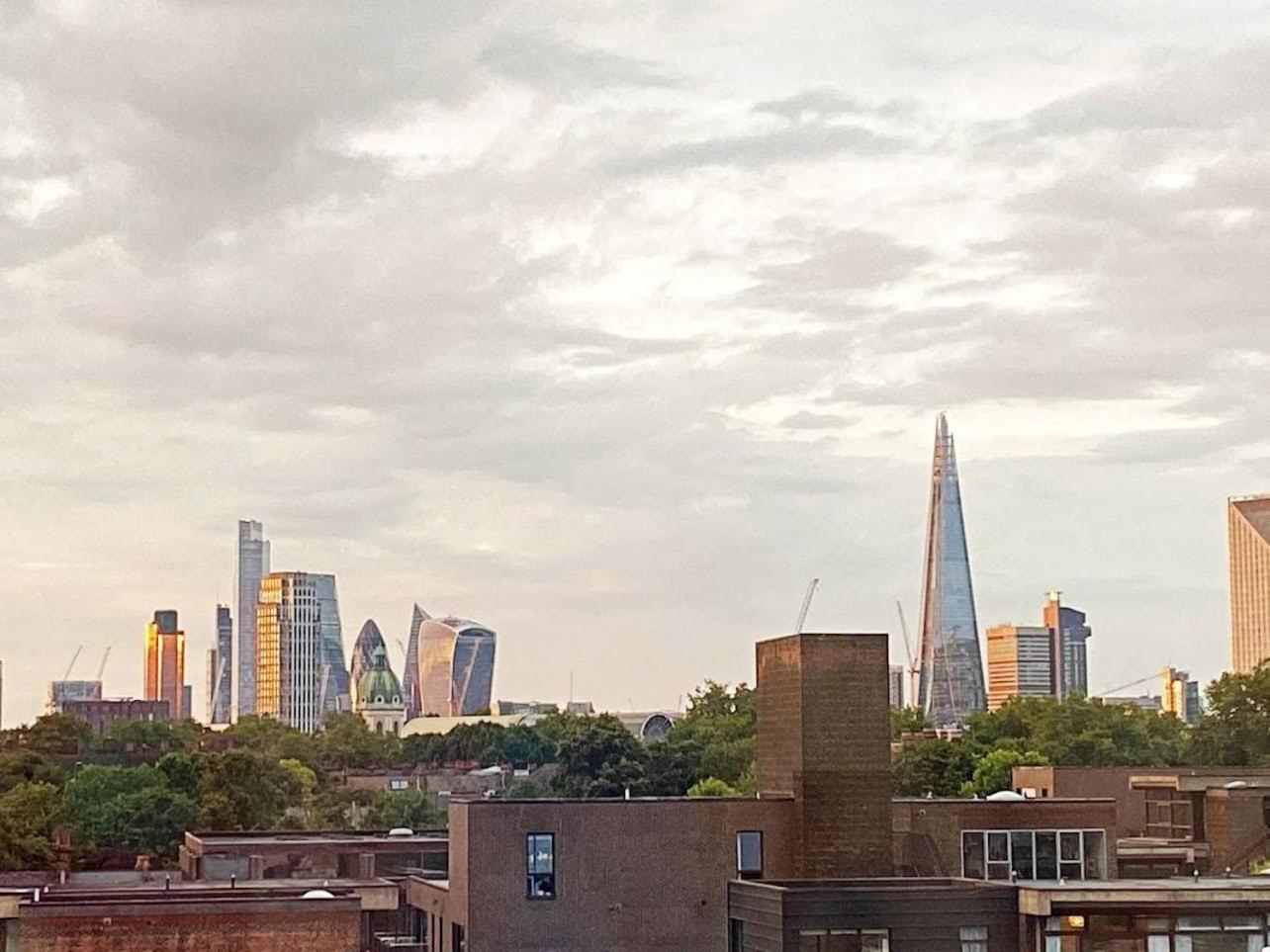 Spacious Room With City Skyline Views Close To London Eye Exterior photo